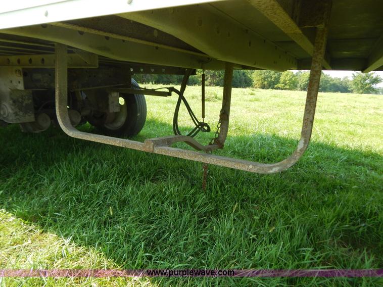 image for item G3418 1996 Utility 48' reefer trailer