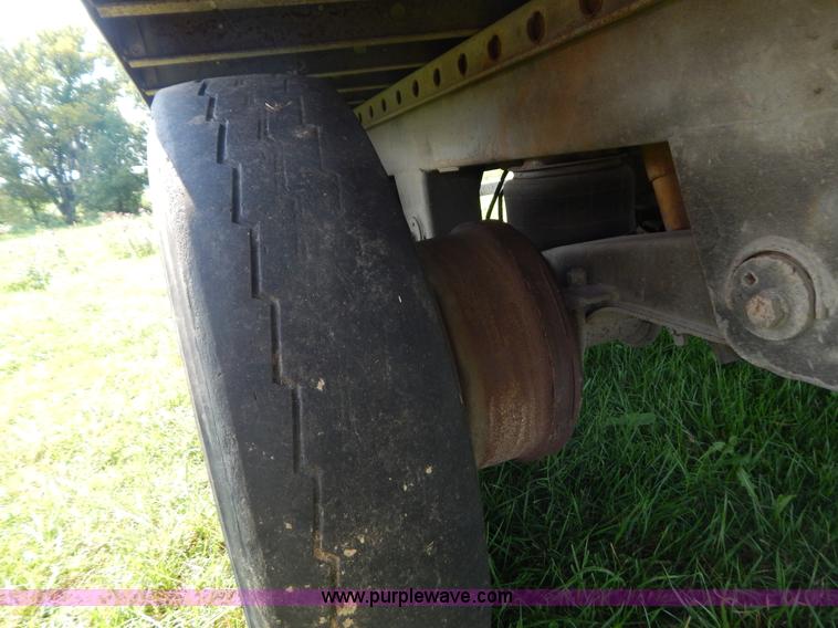 image for item G3418 1996 Utility 48' reefer trailer