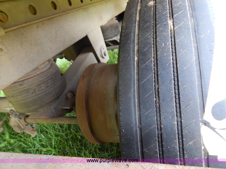 image for item G3418 1996 Utility 48' reefer trailer