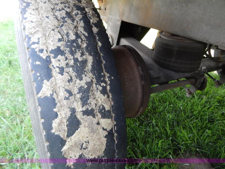 image for item G3418 1996 Utility 48' reefer trailer