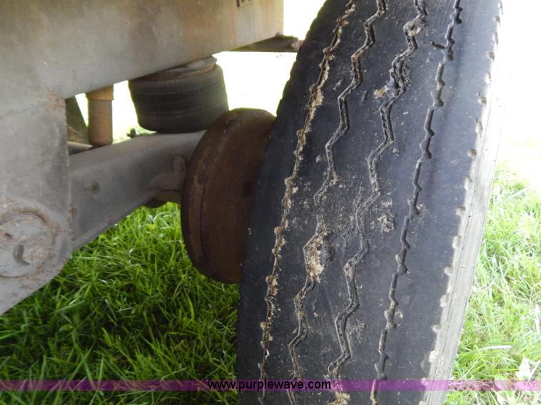 image for item G3418 1996 Utility 48' reefer trailer