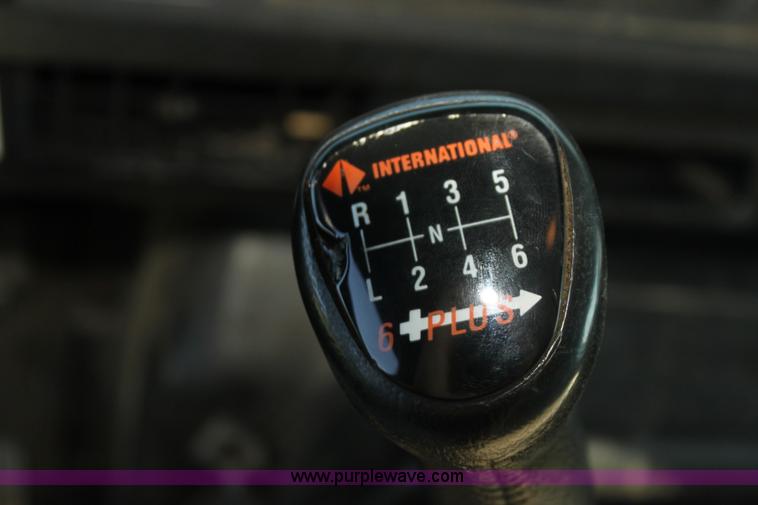 image for item G4042 1996 International 4700 box truck