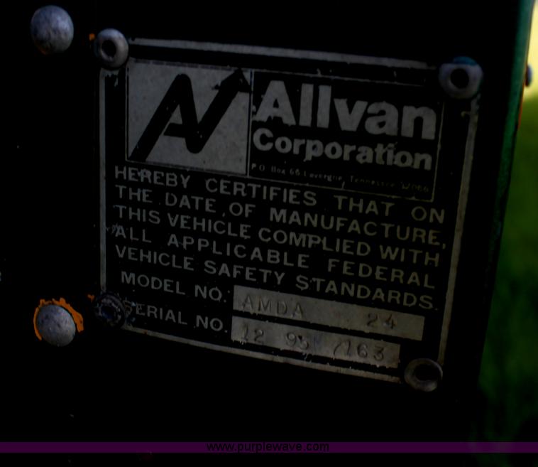 image for item G4042 1996 International 4700 box truck