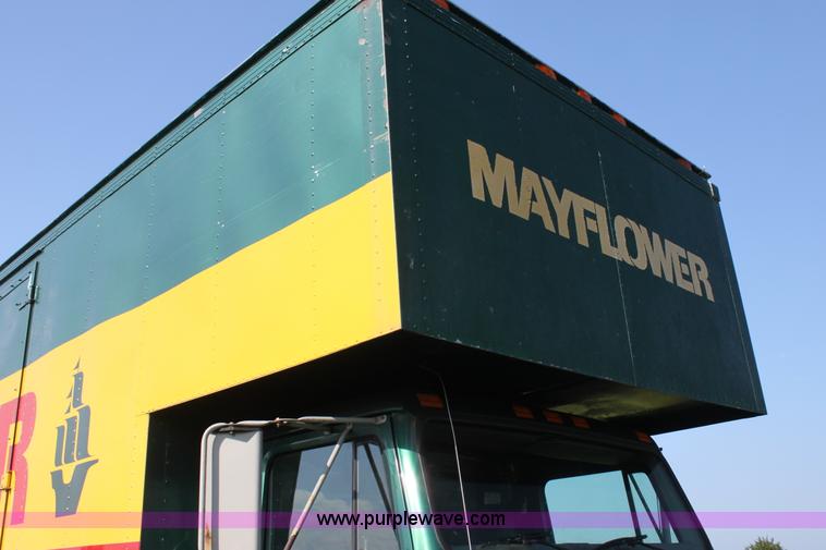 image for item G4042 1996 International 4700 box truck