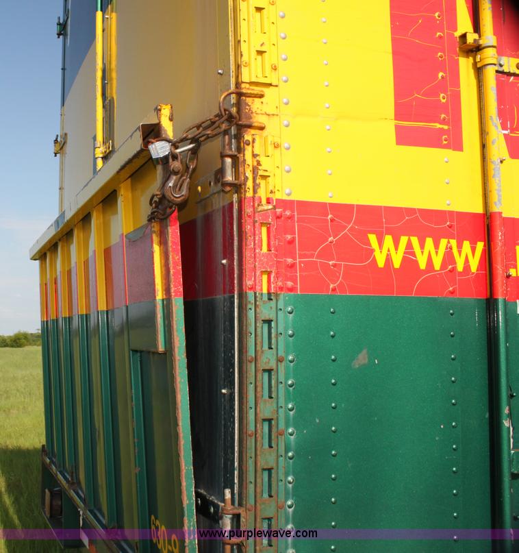 image for item G4042 1996 International 4700 box truck