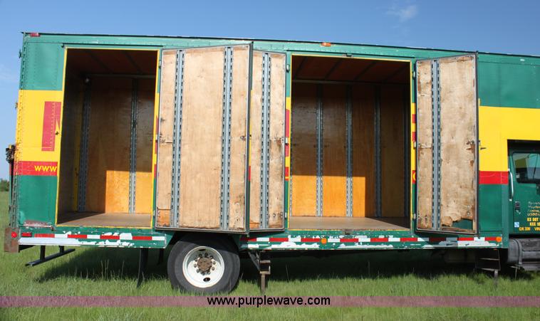 image for item G4042 1996 International 4700 box truck