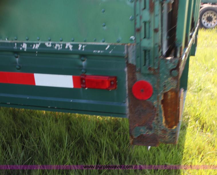 image for item G4042 1996 International 4700 box truck