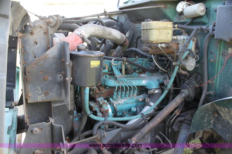 image for item G4054 1991 International 4700 box truck