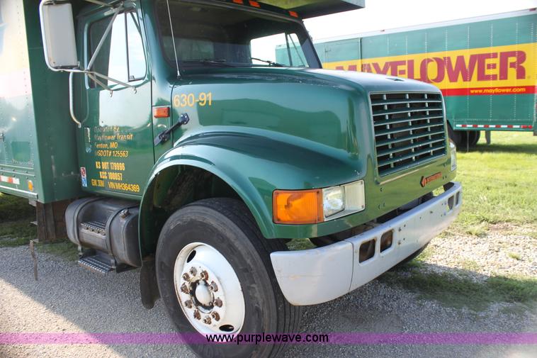 image for item G4054 1991 International 4700 box truck