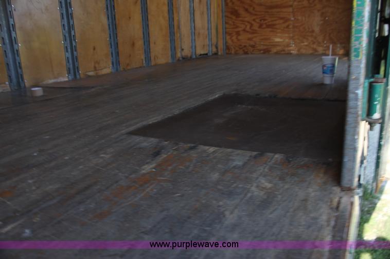 image for item G4054 1991 International 4700 box truck