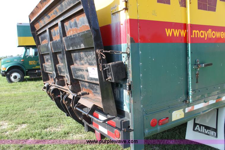 image for item G4054 1991 International 4700 box truck