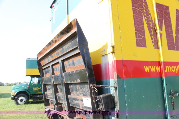 image for item G4054 1991 International 4700 box truck