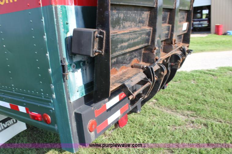 image for item G4054 1991 International 4700 box truck