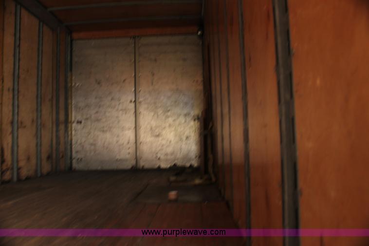 image for item G4054 1991 International 4700 box truck