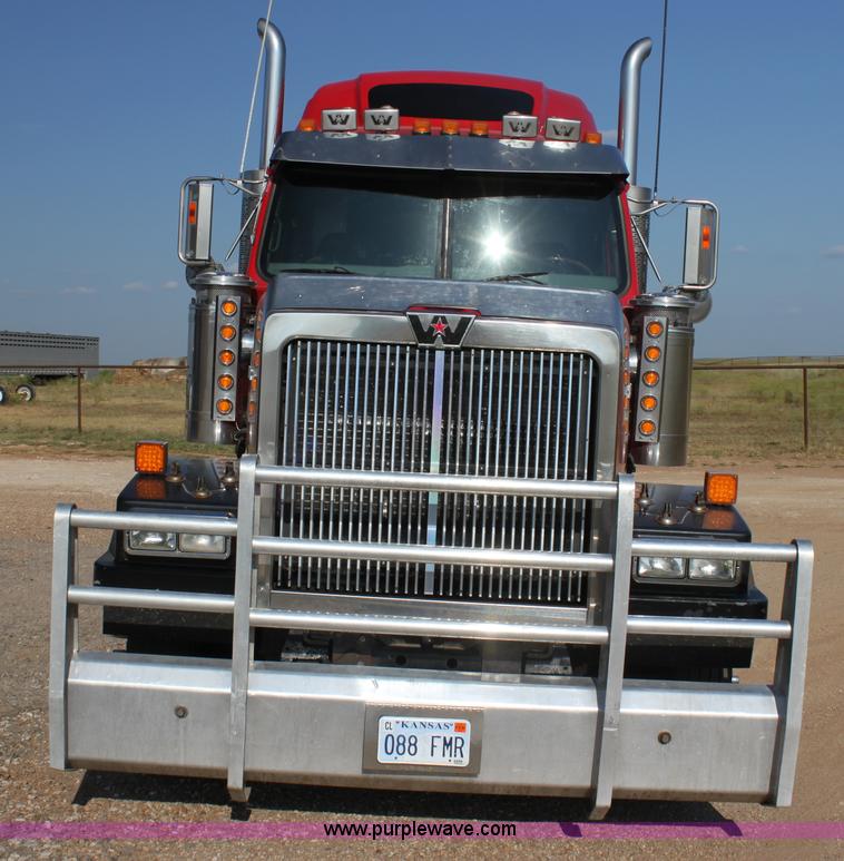 image for item G4127 2006 Western Star 4900EX semi truck