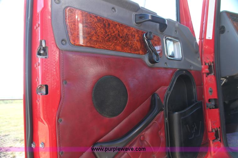 image for item G4127 2006 Western Star 4900EX semi truck