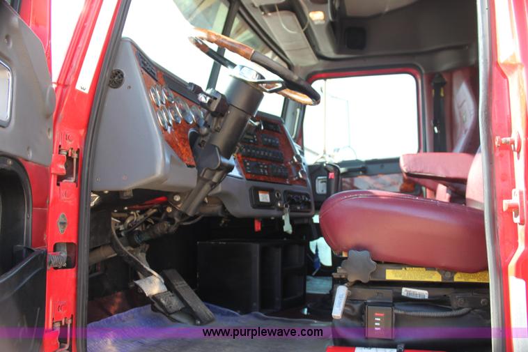 image for item G4127 2006 Western Star 4900EX semi truck