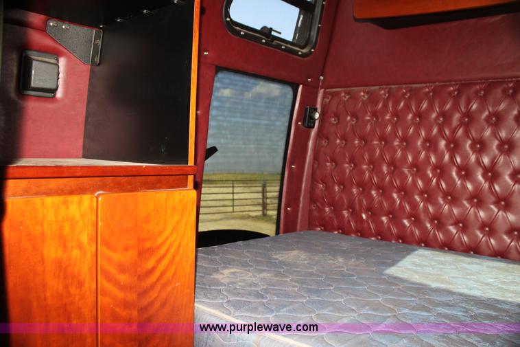 image for item G4127 2006 Western Star 4900EX semi truck