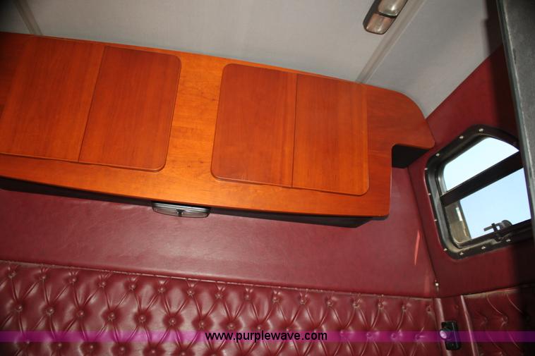 image for item G4127 2006 Western Star 4900EX semi truck