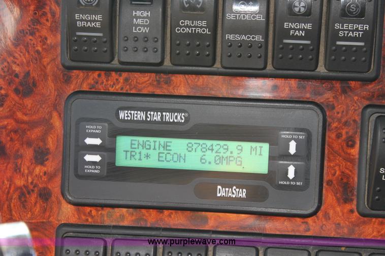 image for item G4127 2006 Western Star 4900EX semi truck