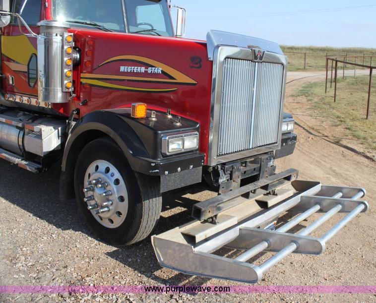 image for item G4127 2006 Western Star 4900EX semi truck