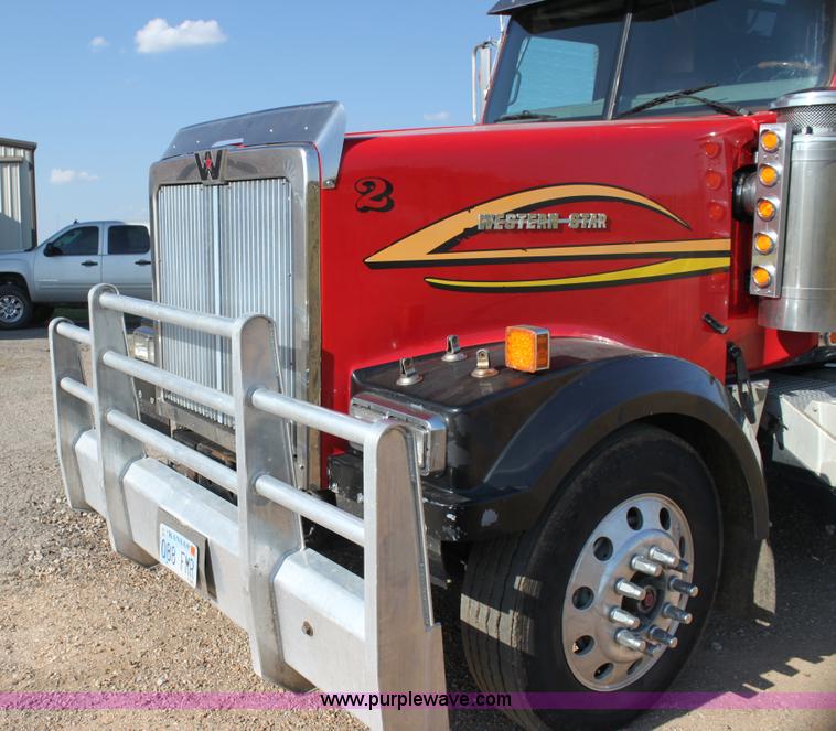 image for item G4127 2006 Western Star 4900EX semi truck