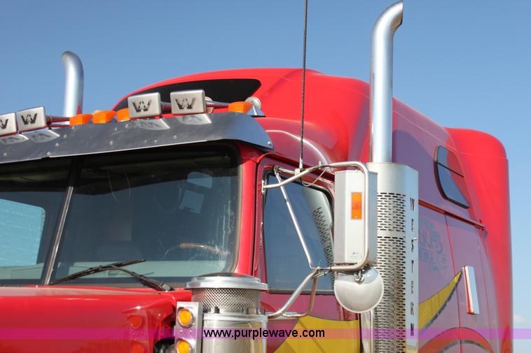 image for item G4127 2006 Western Star 4900EX semi truck