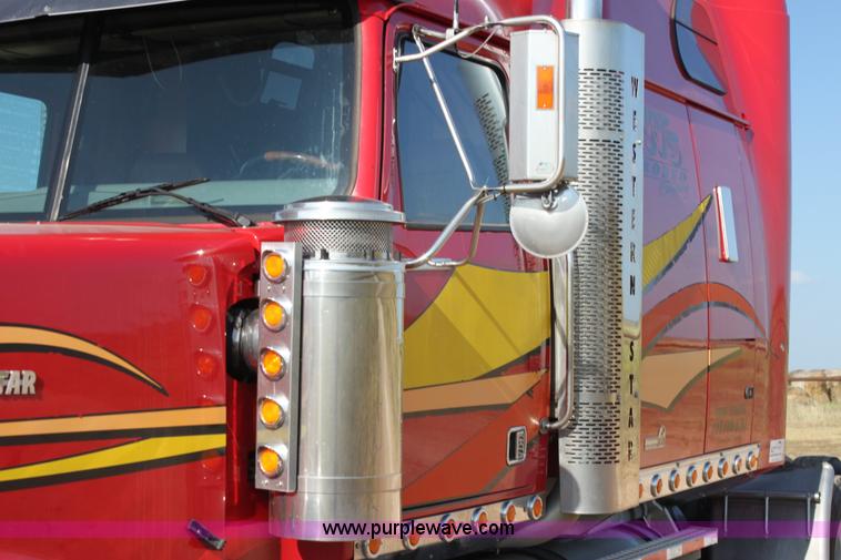 image for item G4127 2006 Western Star 4900EX semi truck