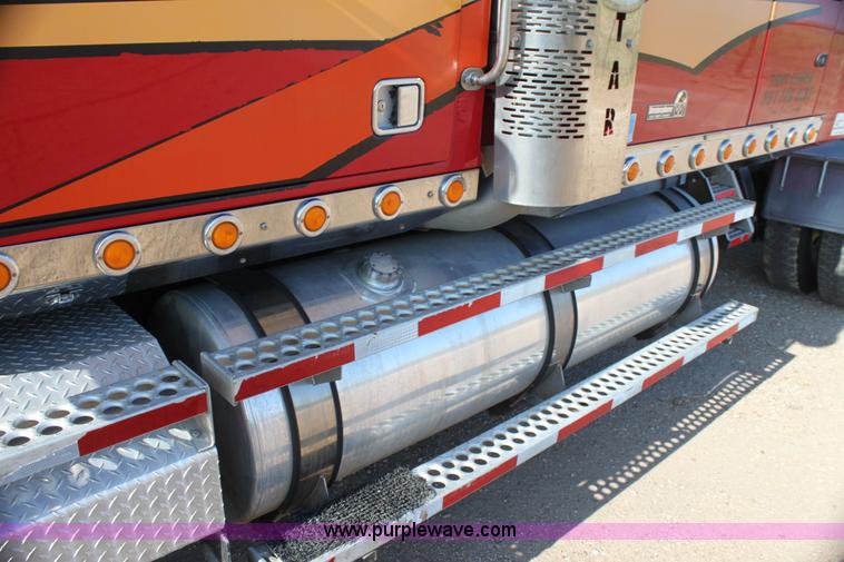 image for item G4127 2006 Western Star 4900EX semi truck