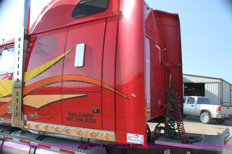 image for item G4127 2006 Western Star 4900EX semi truck