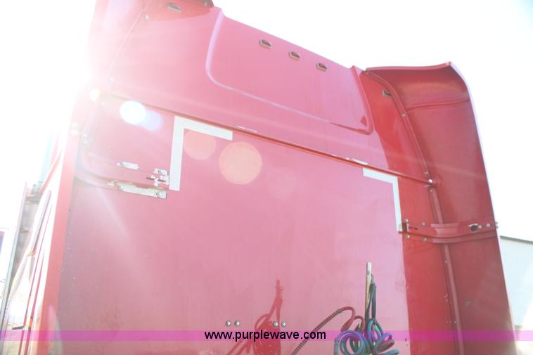 image for item G4127 2006 Western Star 4900EX semi truck