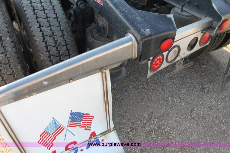 image for item G4127 2006 Western Star 4900EX semi truck