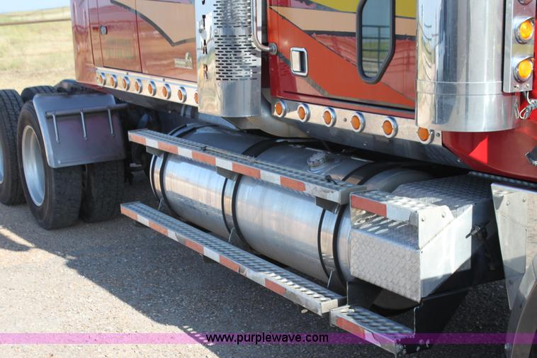 image for item G4127 2006 Western Star 4900EX semi truck