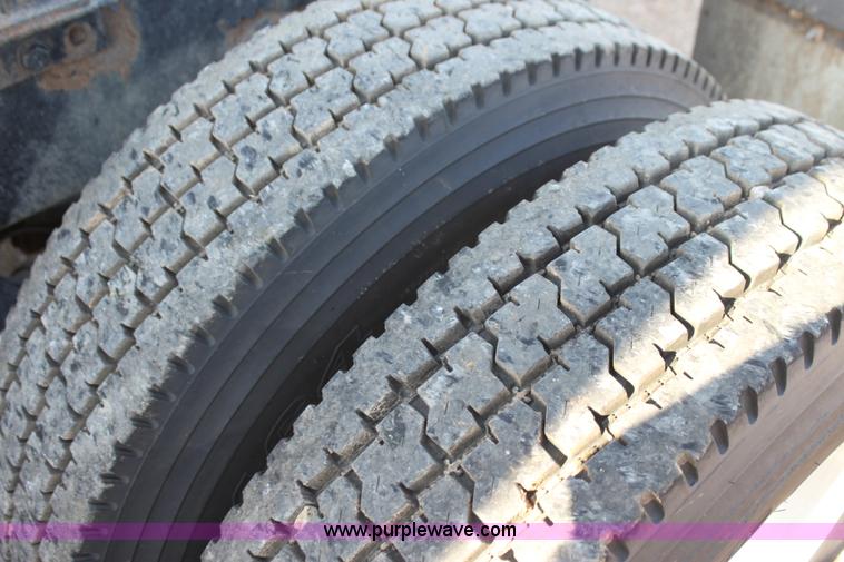 image for item G4127 2006 Western Star 4900EX semi truck