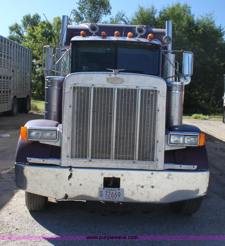image for item G4233 1996 Peterbilt 379 semi truck