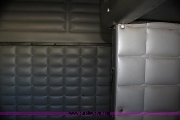 image for item G4233 1996 Peterbilt 379 semi truck