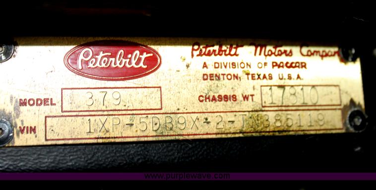 image for item G4233 1996 Peterbilt 379 semi truck