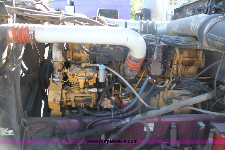 image for item G4233 1996 Peterbilt 379 semi truck