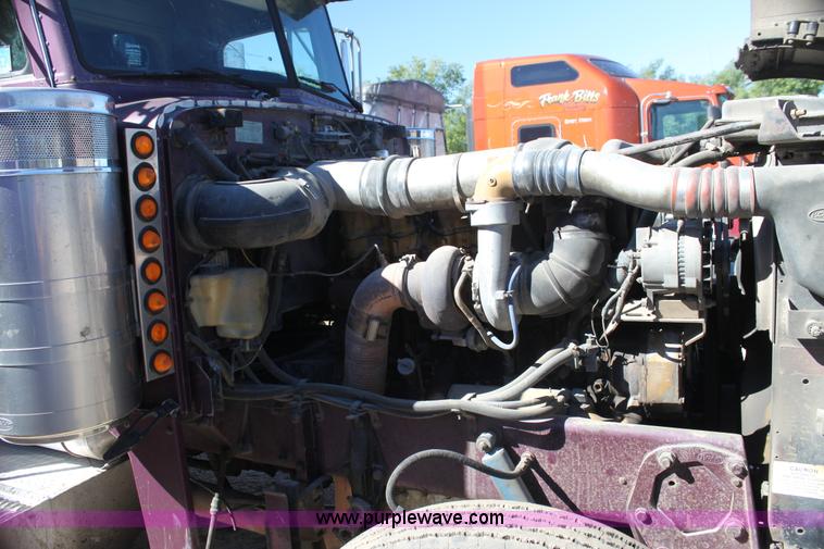 image for item G4233 1996 Peterbilt 379 semi truck