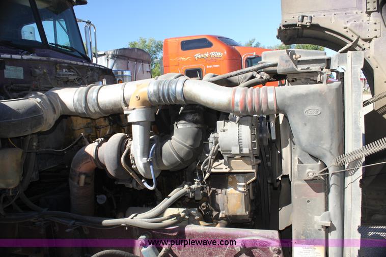 image for item G4233 1996 Peterbilt 379 semi truck