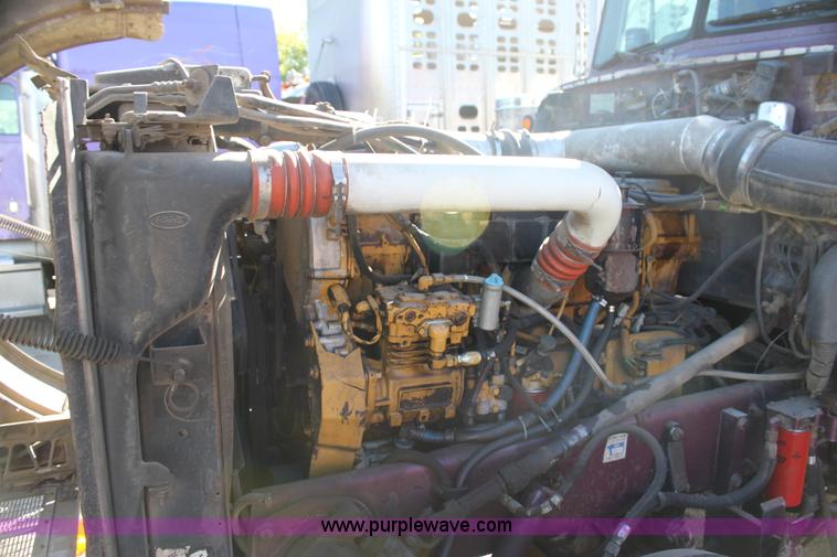 image for item G4233 1996 Peterbilt 379 semi truck