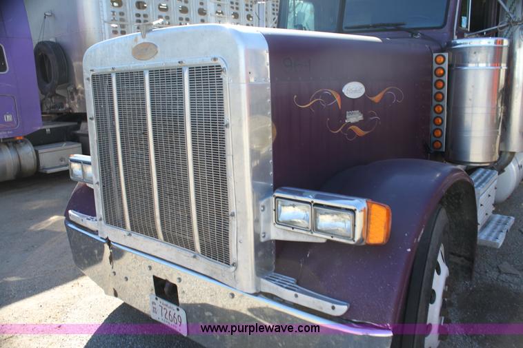 image for item G4233 1996 Peterbilt 379 semi truck
