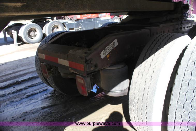 image for item G4233 1996 Peterbilt 379 semi truck