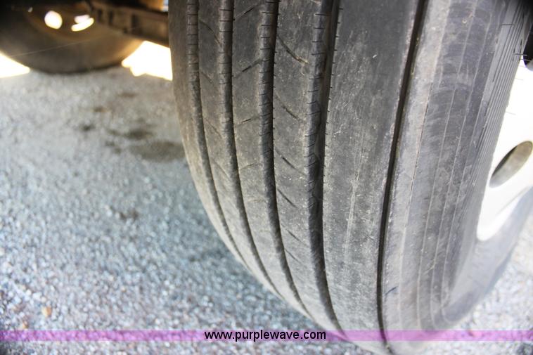 image for item G4233 1996 Peterbilt 379 semi truck