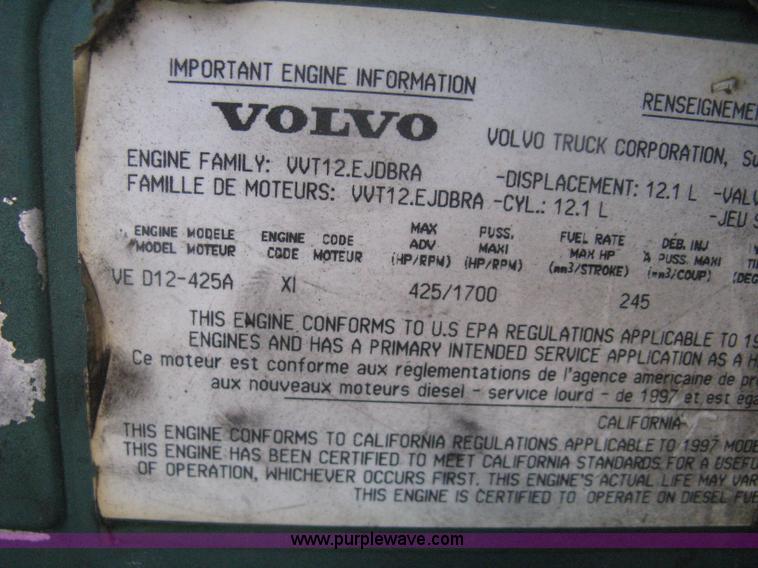 image for item H6282 1998 Volvo WIA semi truck