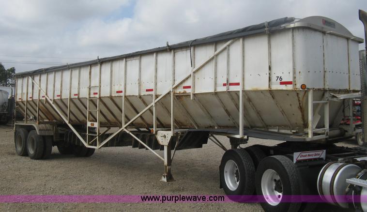 image for item H6314 1998 Trinity 43' belt trailer