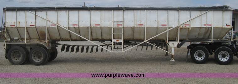 image for item H6314 1998 Trinity 43' belt trailer