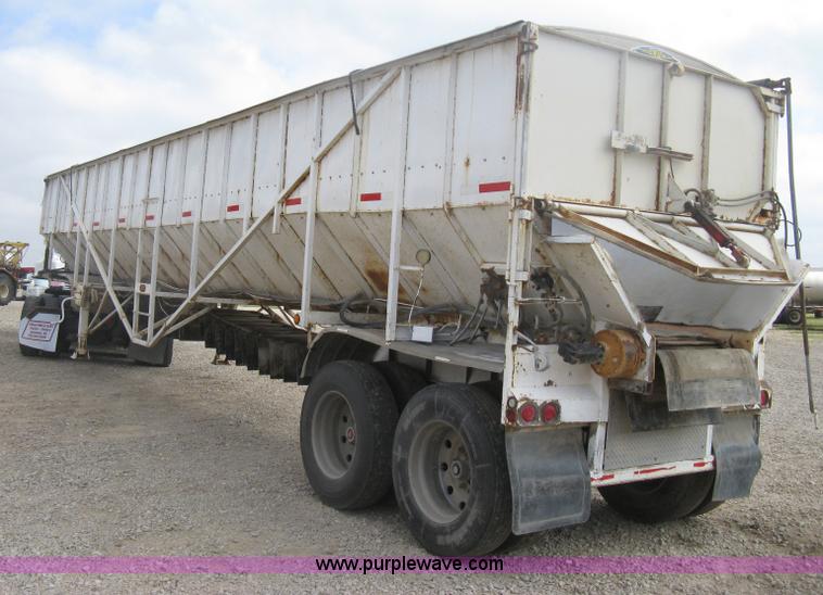 image for item H6314 1998 Trinity 43' belt trailer