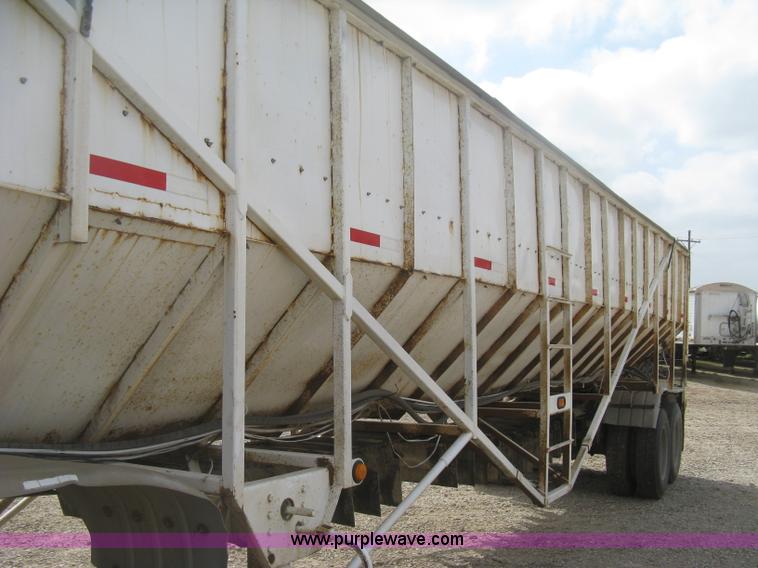 image for item H6314 1998 Trinity 43' belt trailer
