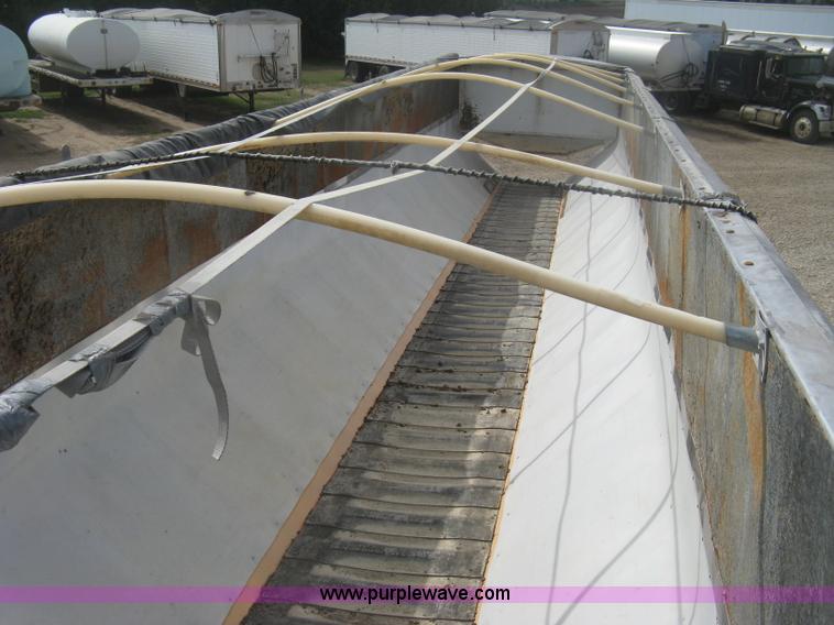 image for item H6314 1998 Trinity 43' belt trailer